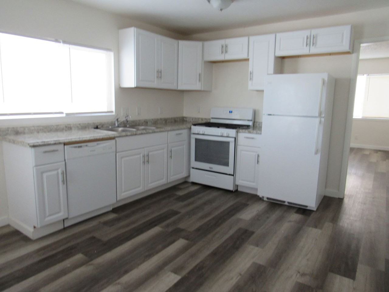 1104 S Wisconsin Ave - Photo 4 of 9