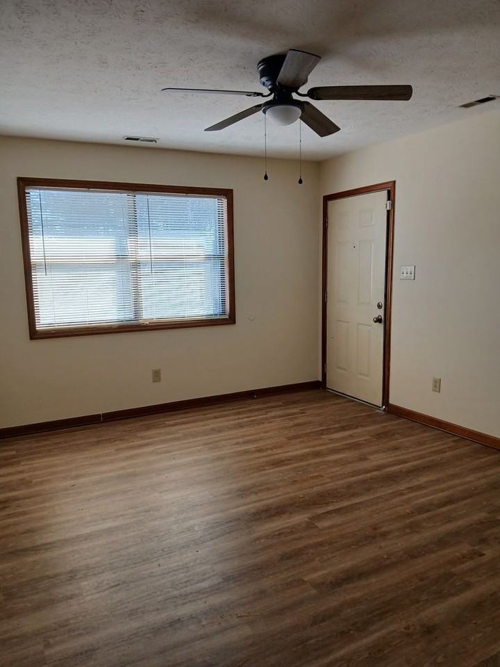 5913 Labonte Rd - Photo 4 of 13