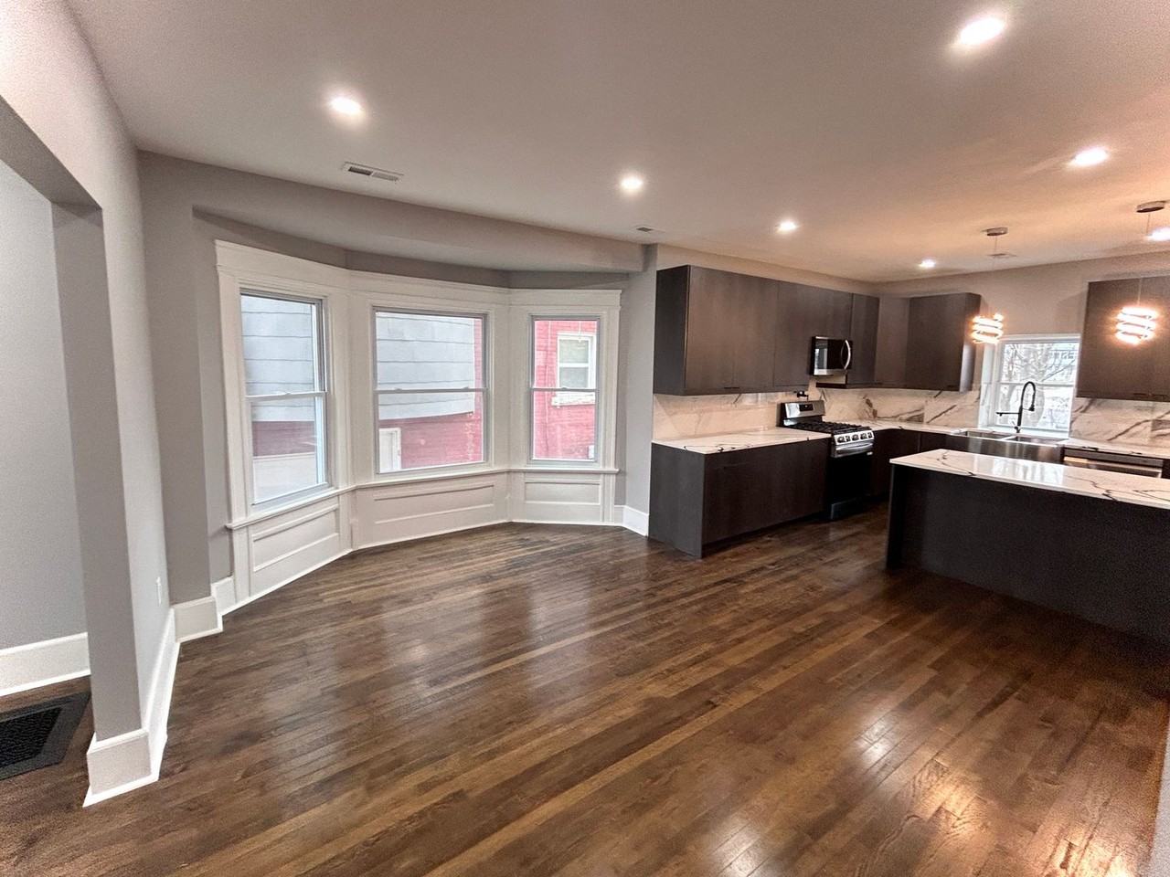 2540 Park Ave - Photo 3 of 19