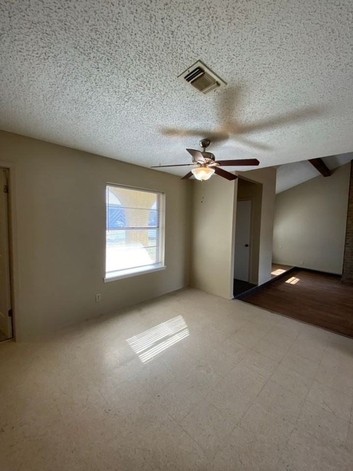 2812 Sunset Dr - Photo 5 of 17