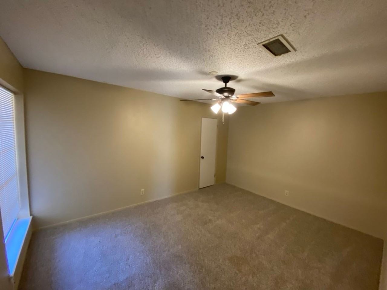 2812 Sunset Dr - Photo 6 of 17