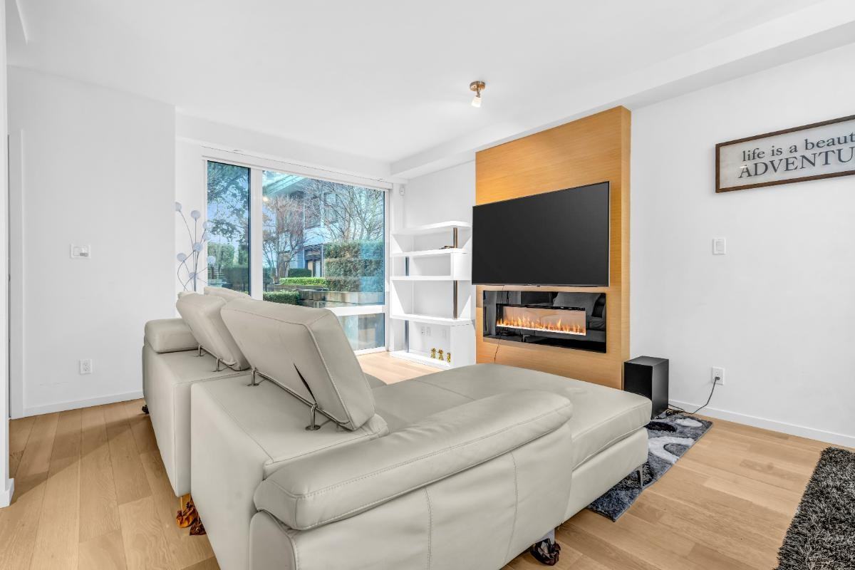 6028 Oak Street - Photo 5 of 21