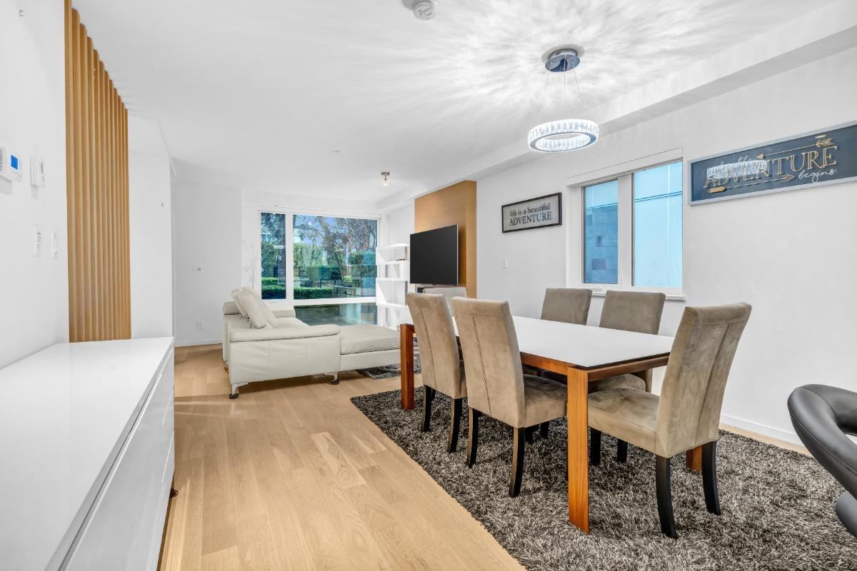 6028 Oak Street - Photo 6 of 21