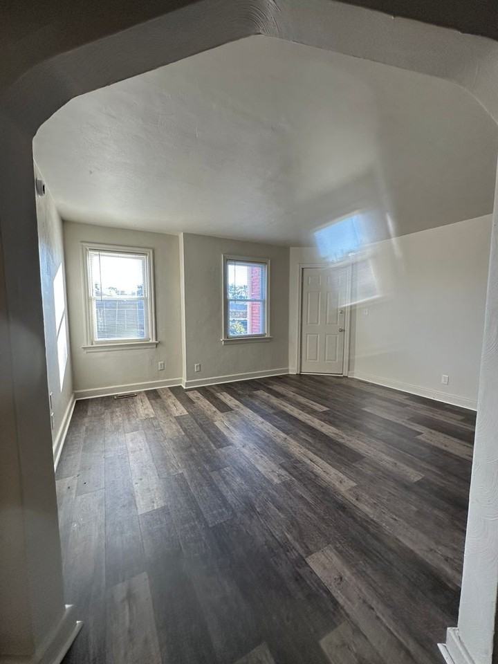 1352 Little Bay Ave #2 - Photo 4 of 19