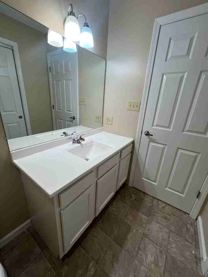 The Gables Apartments - Photo 6 of 15