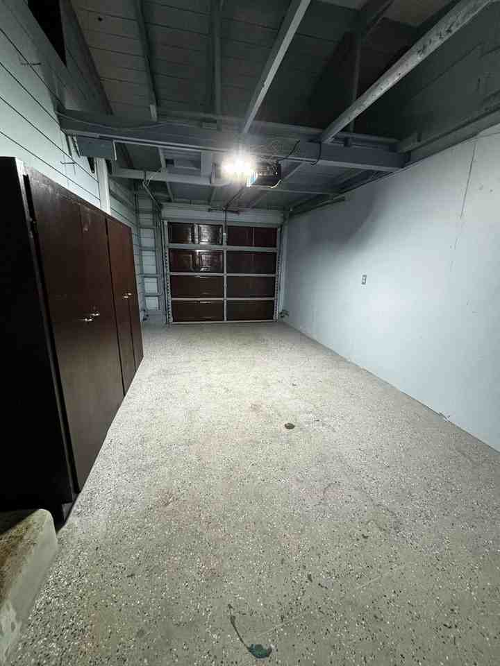 1174 Hiatt St - Photo 2 of 8