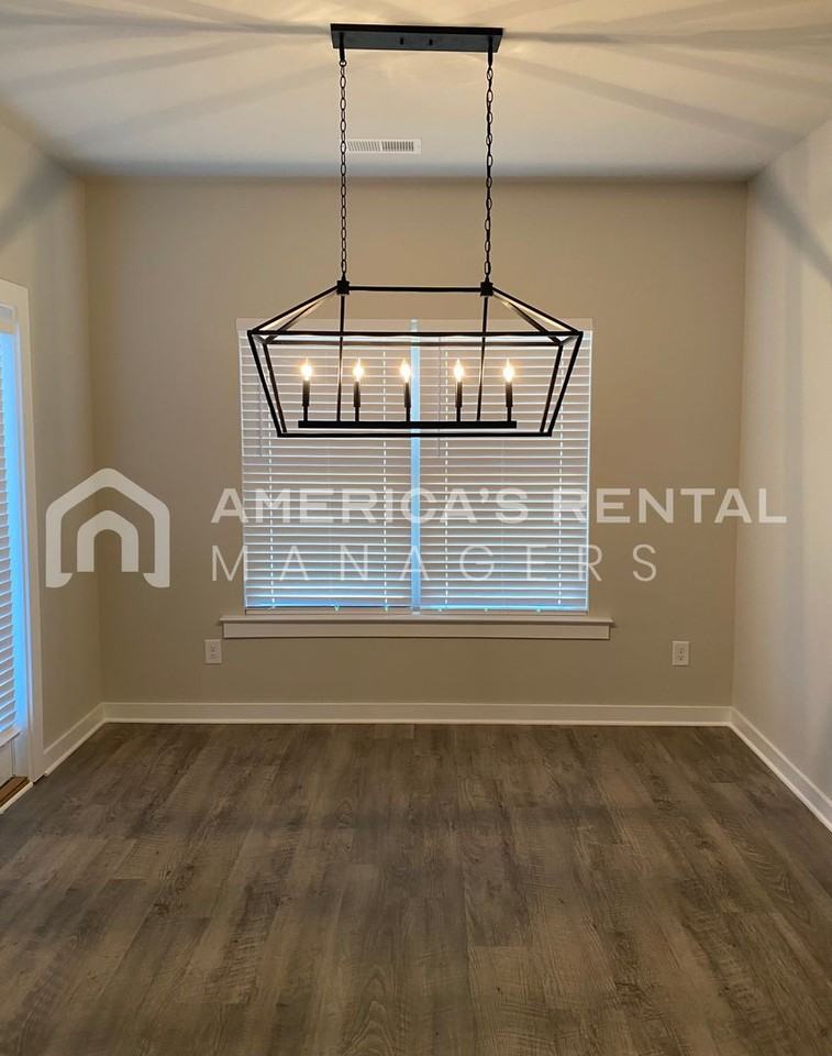 156 Wisconsin Ave - Photo 6 of 37