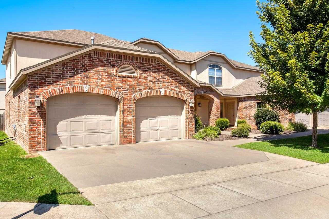 2625 N Arroyo Ave #1 - Photo 2 of 2