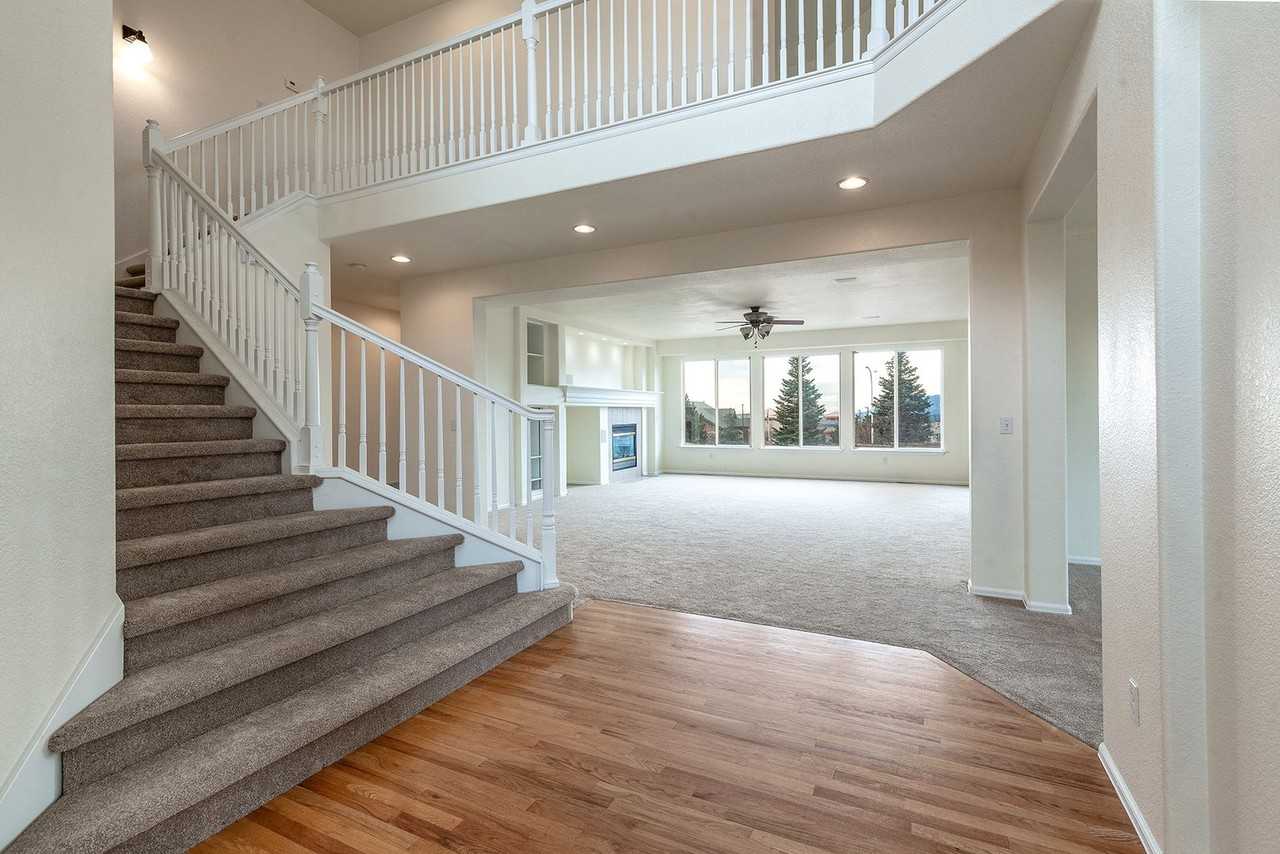 715 Fox Run Cir - Photo 3 of 45