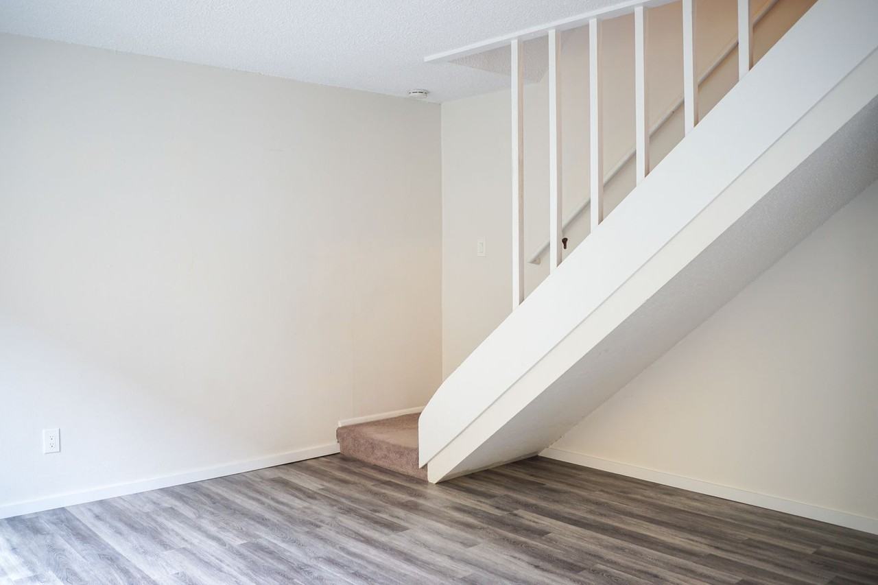 3506 Se 15th Ave #2 - Photo 6 of 16