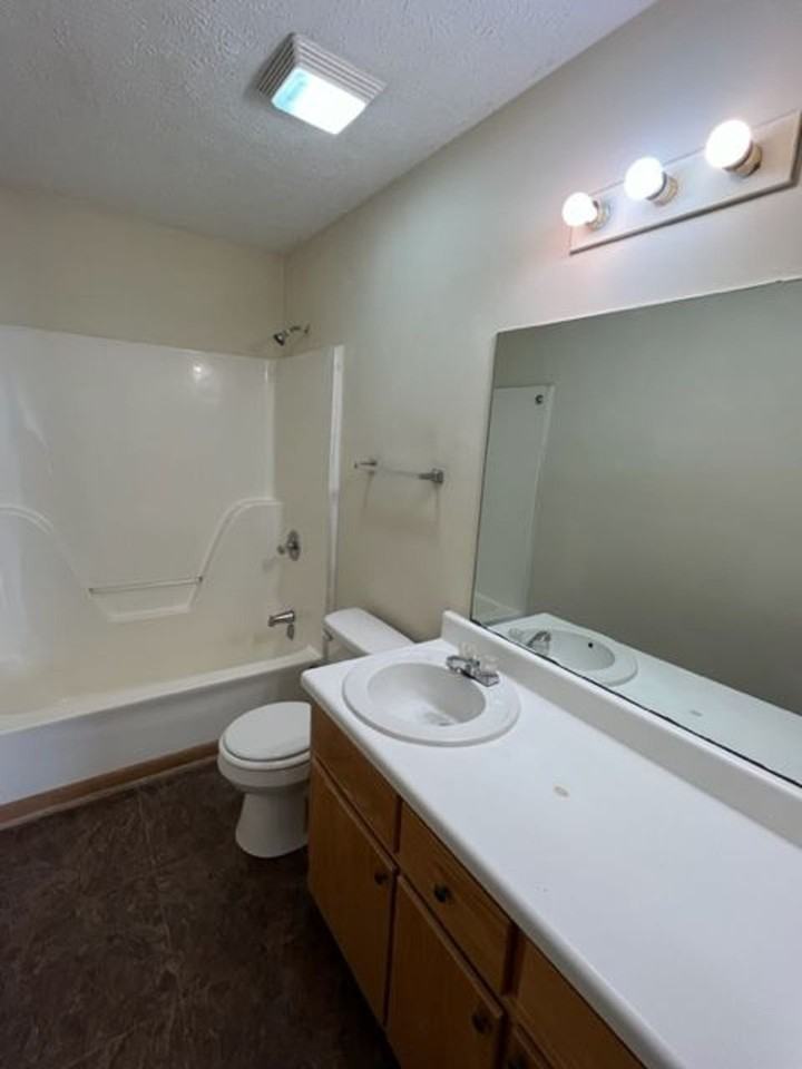 620 Mitchell St #9 - Photo 5 of 23