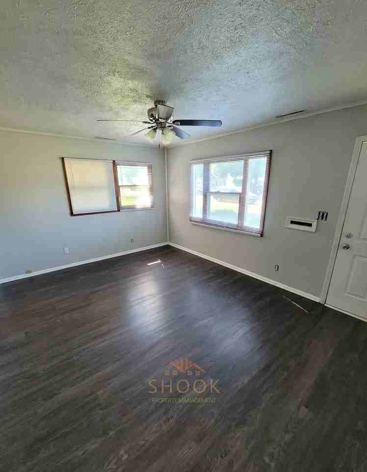 2906 Elk St - Photo 3 of 15