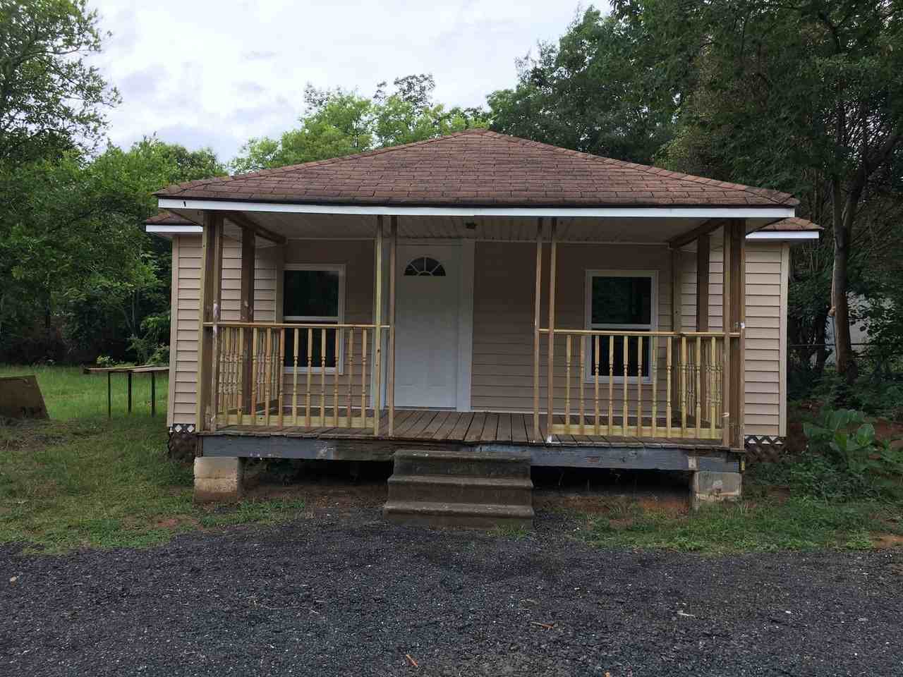 145 Circle Dr - Photo 4 of 17
