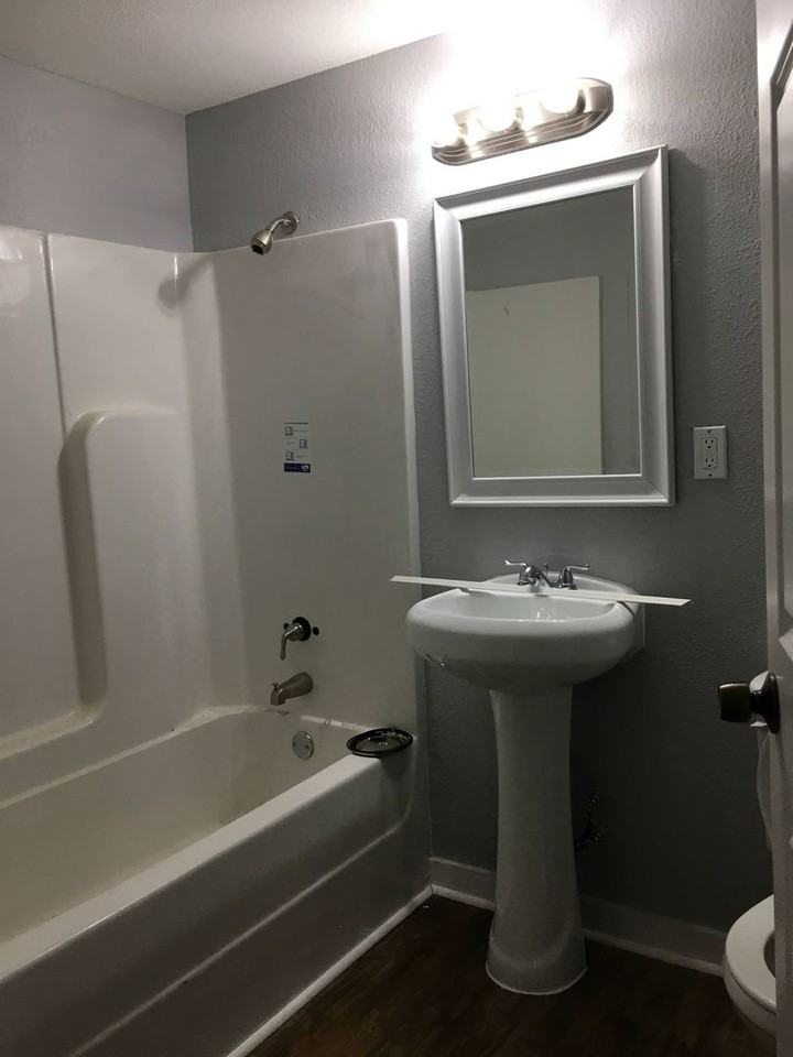 145 Circle Dr - Photo 3 of 17