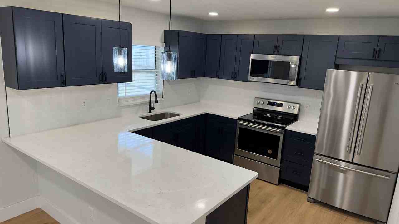 1824 Fredricksburg Ave - Photo 3 of 36