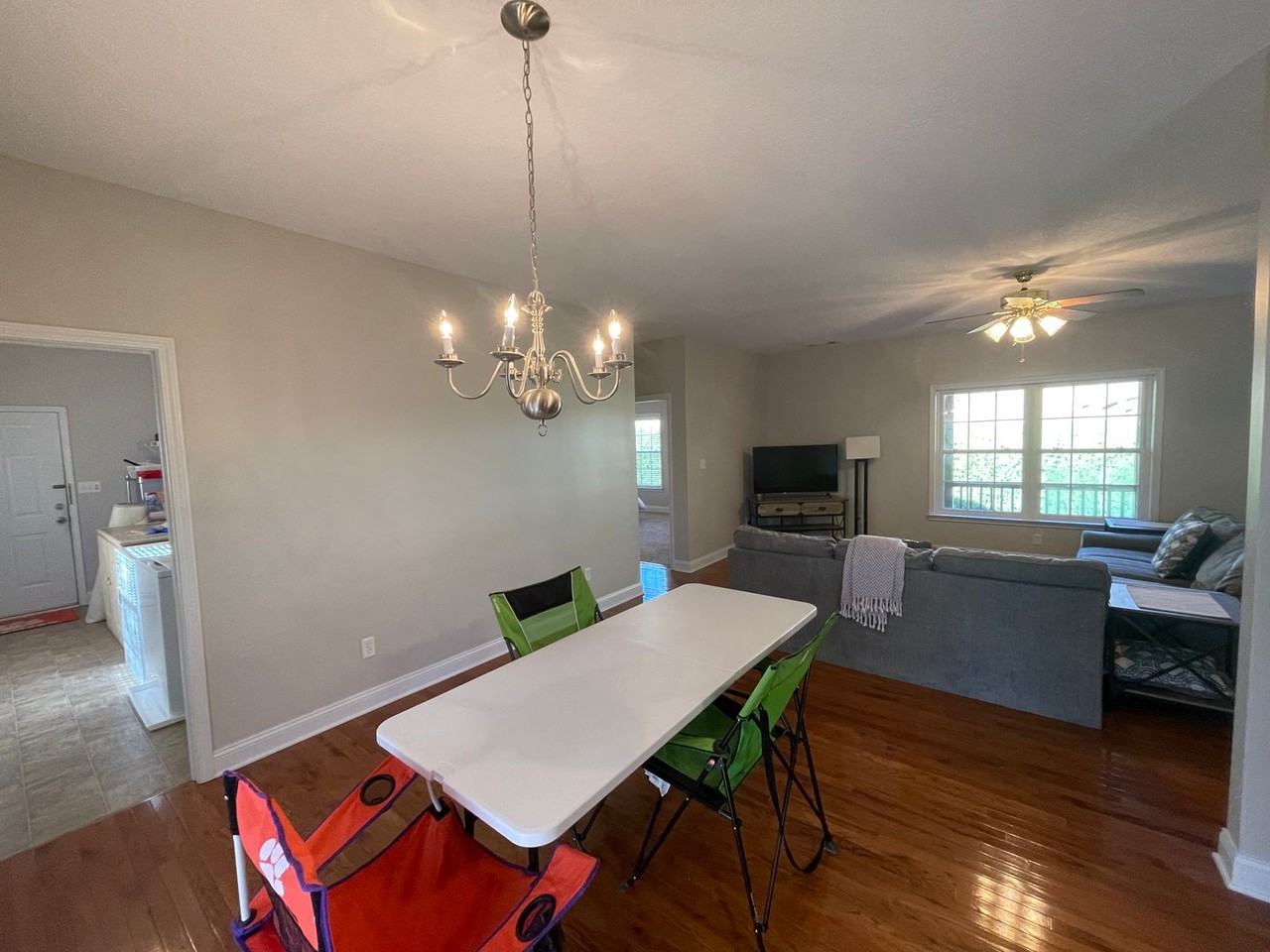 131 Eric Dr - Photo 6 of 19