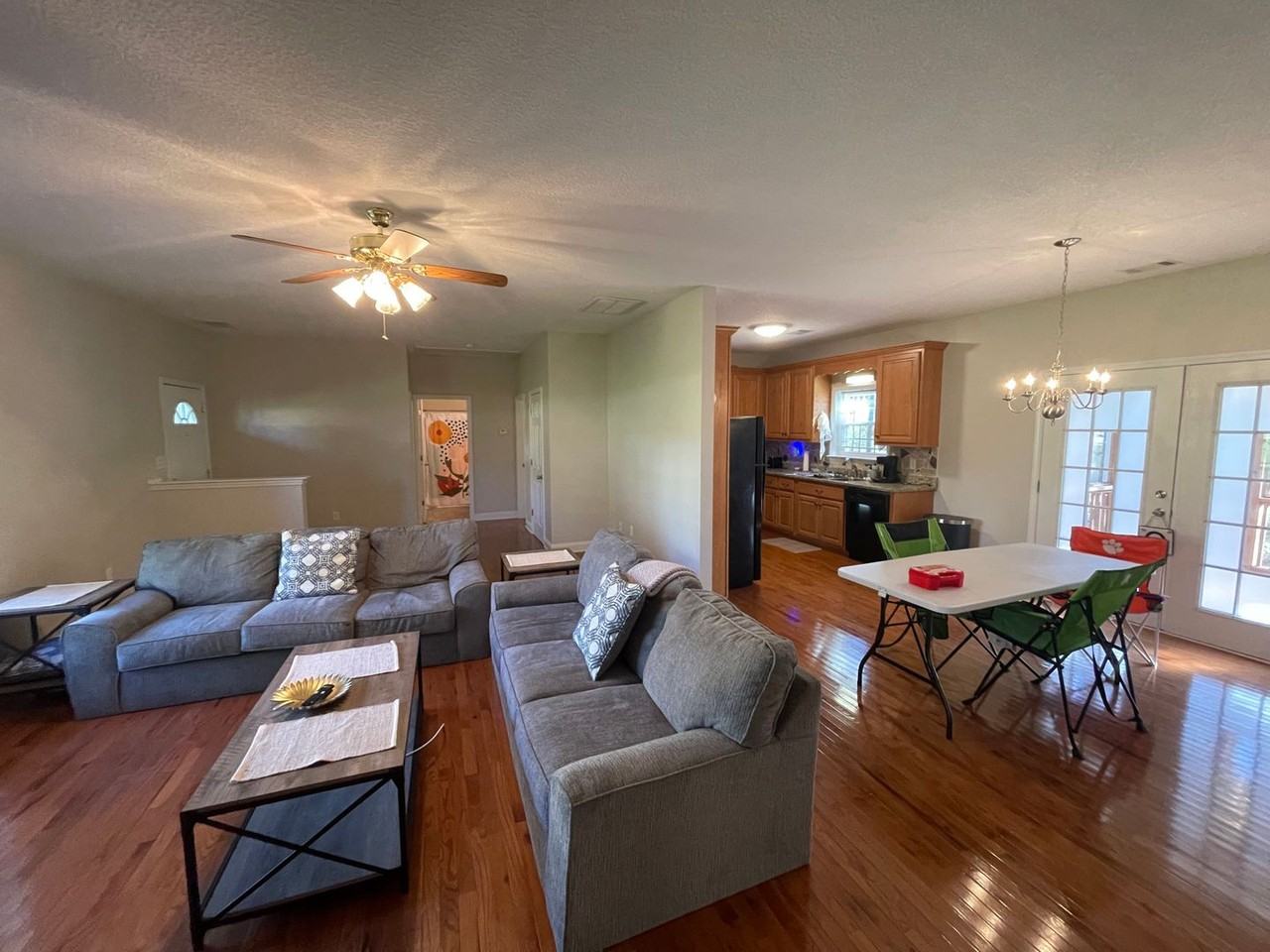 131 Eric Dr - Photo 7 of 19