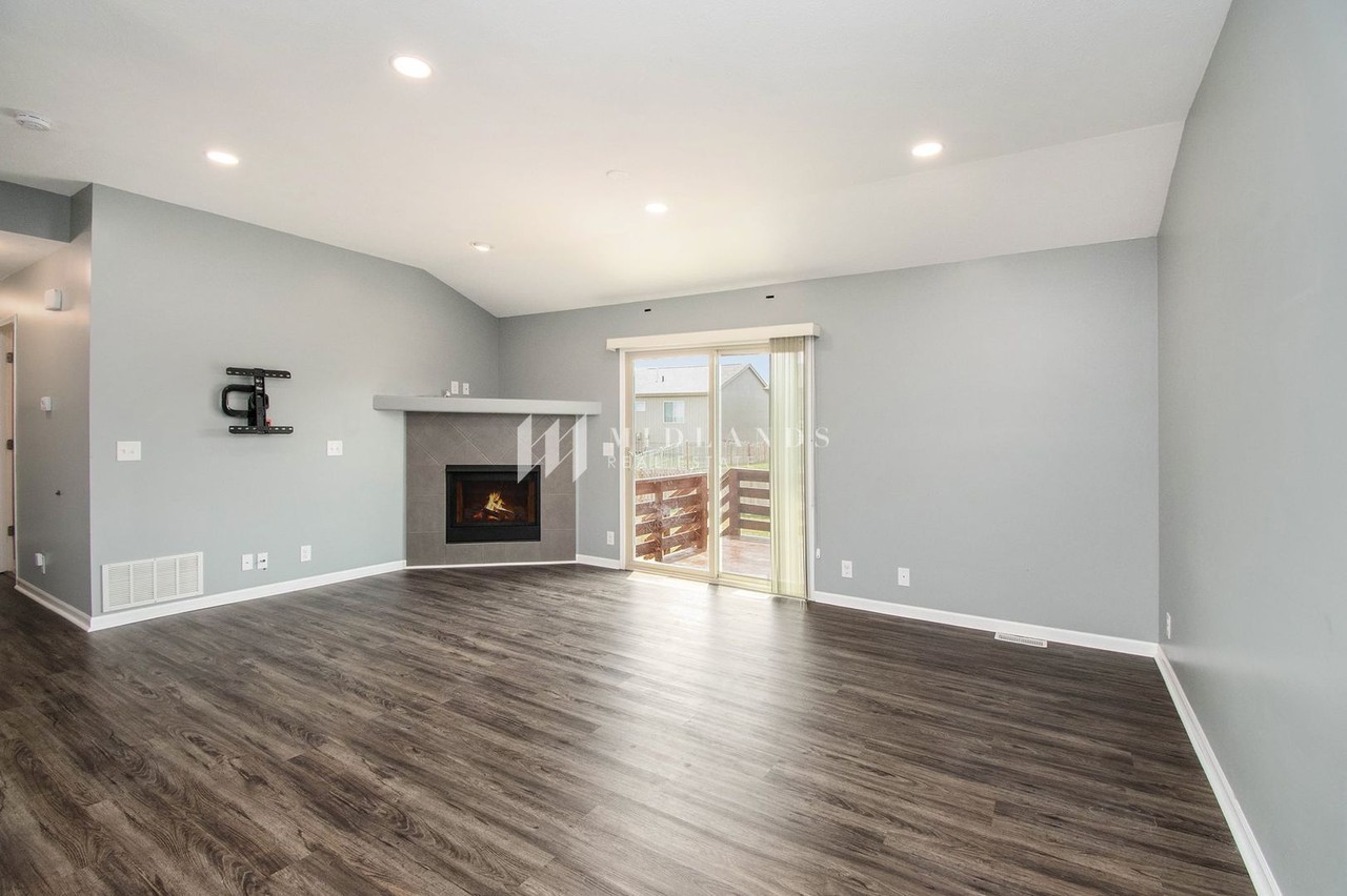 14503 Craig St - Photo 4 of 17