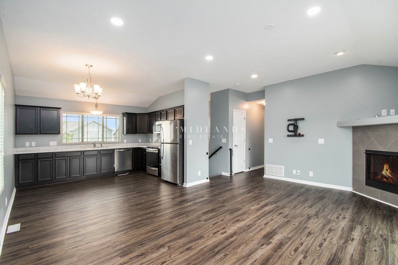 14503 Craig St - Photo 5 of 17