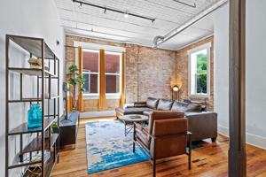 featured image of 116 S Broadway St