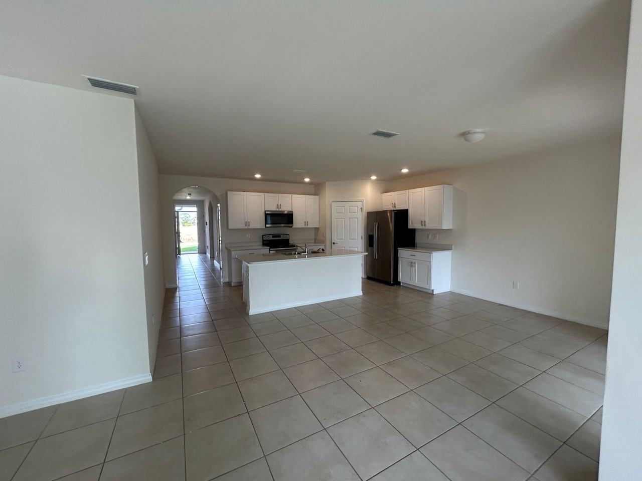 1630 Nw 11th Ter - Photo 4 of 15