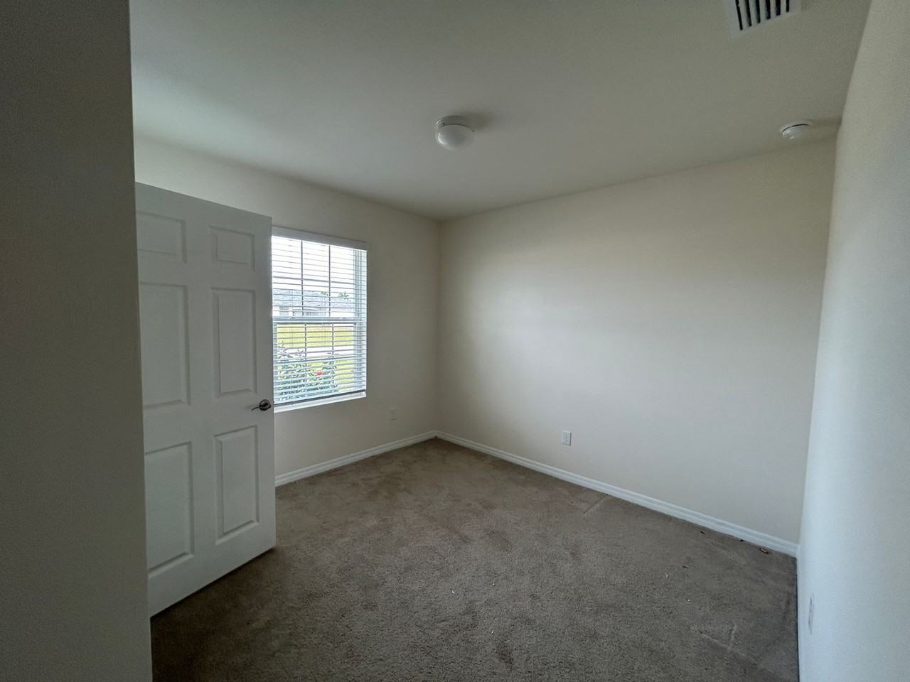 1630 Nw 11th Ter - Photo 7 of 15