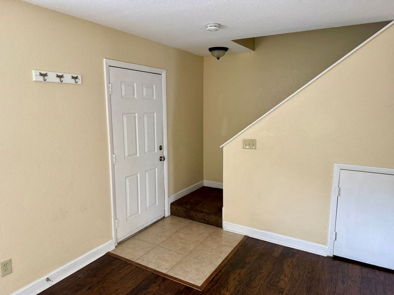 7143 E Bank Dr - Photo 2 of 22