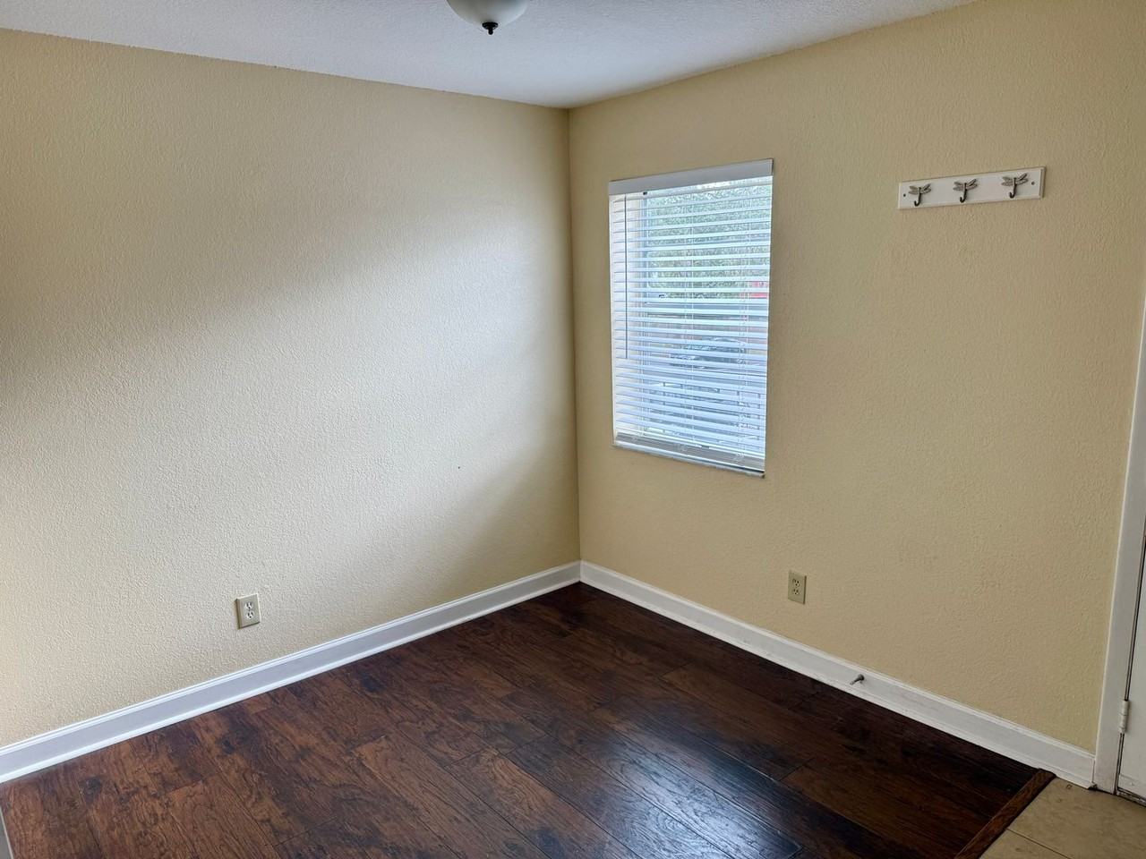 7143 E Bank Dr - Photo 3 of 22