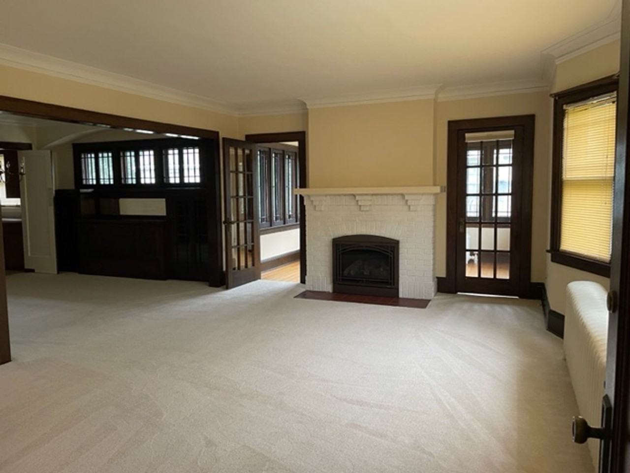 1935 Summit Ave - Photo 2 of 9