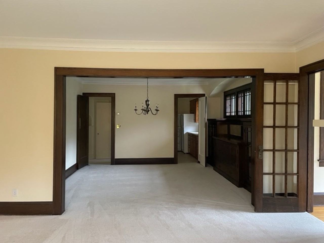 1935 Summit Ave - Photo 3 of 9