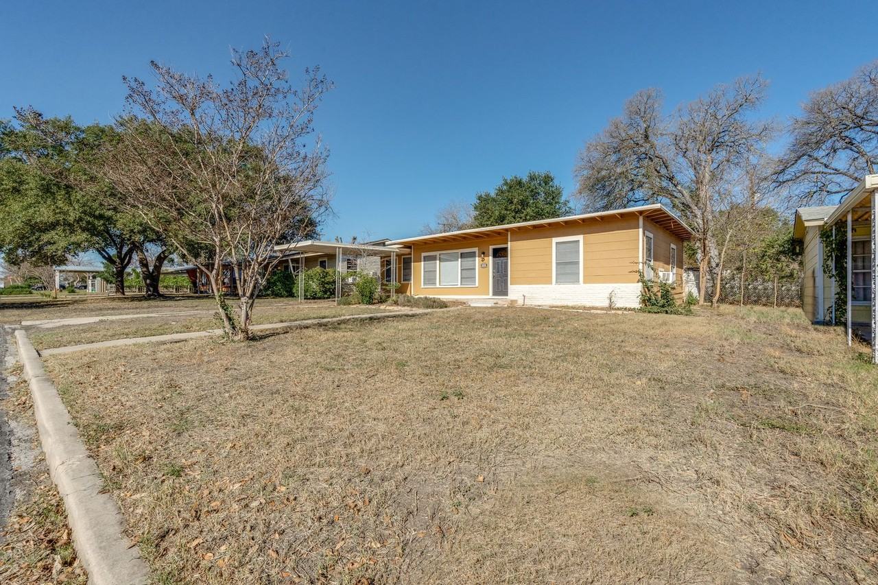 423 Olney Dr - Photo 2 of 24