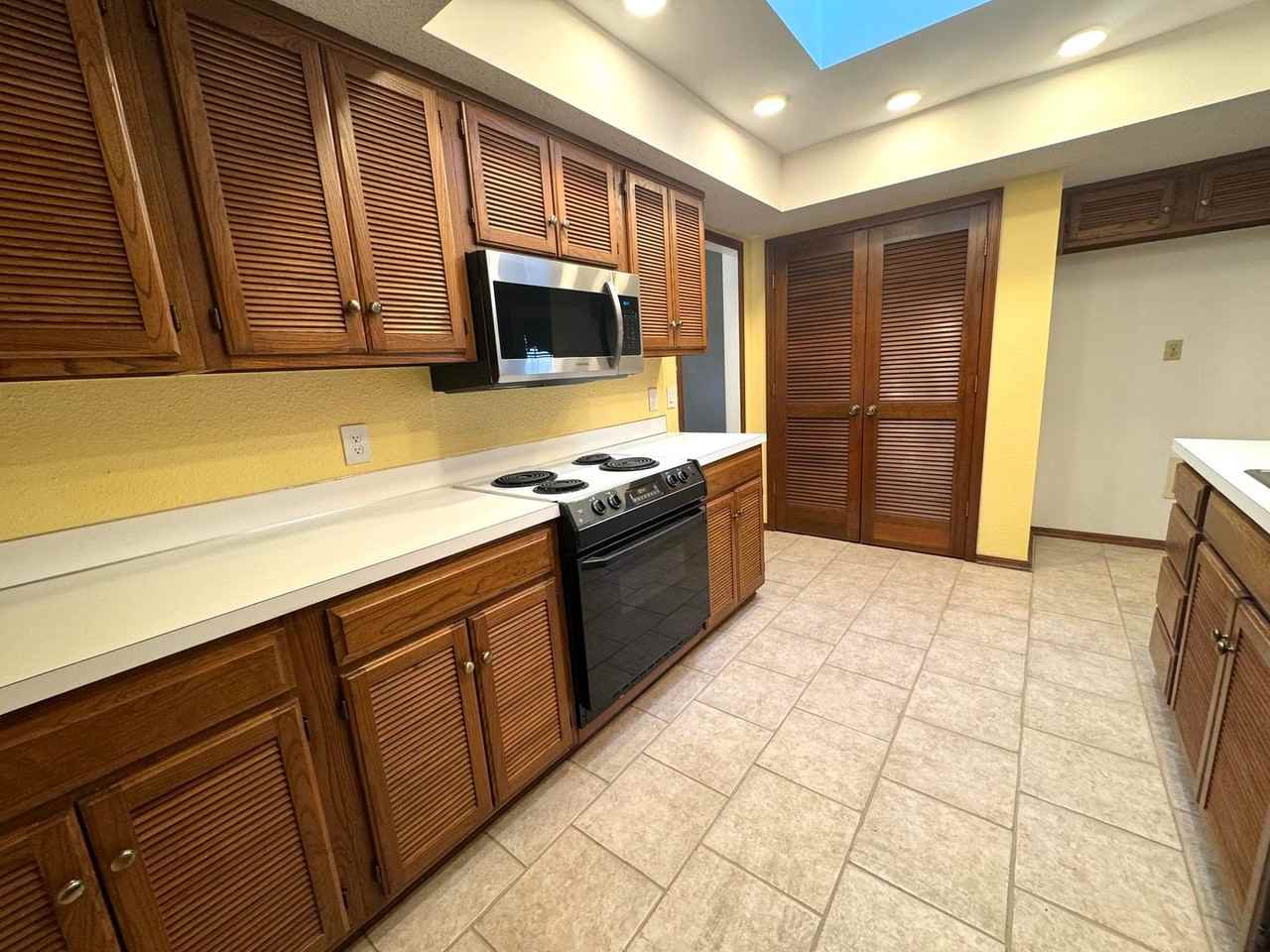 7942 S 88th East Ave - Photo 6 of 50