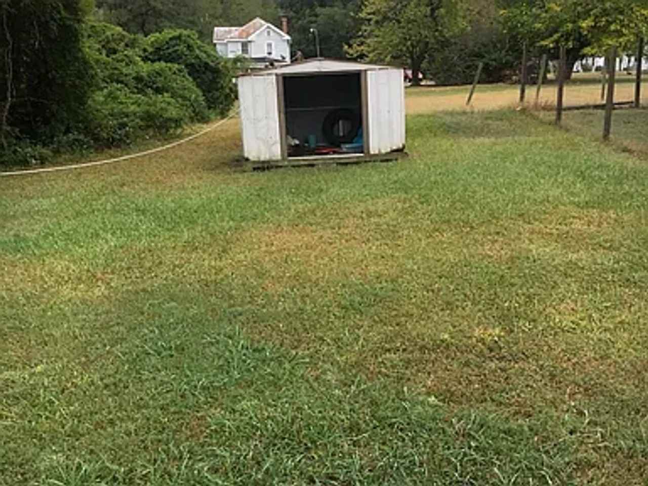 303 Magnolia St - Photo 2 of 5