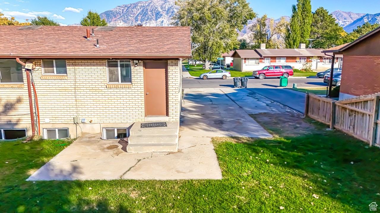 271-277 N 300 W - 4 Plex - Photo 3 of 9