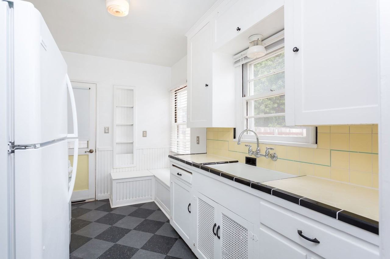 6867 Mohawk St - Photo 7 of 16