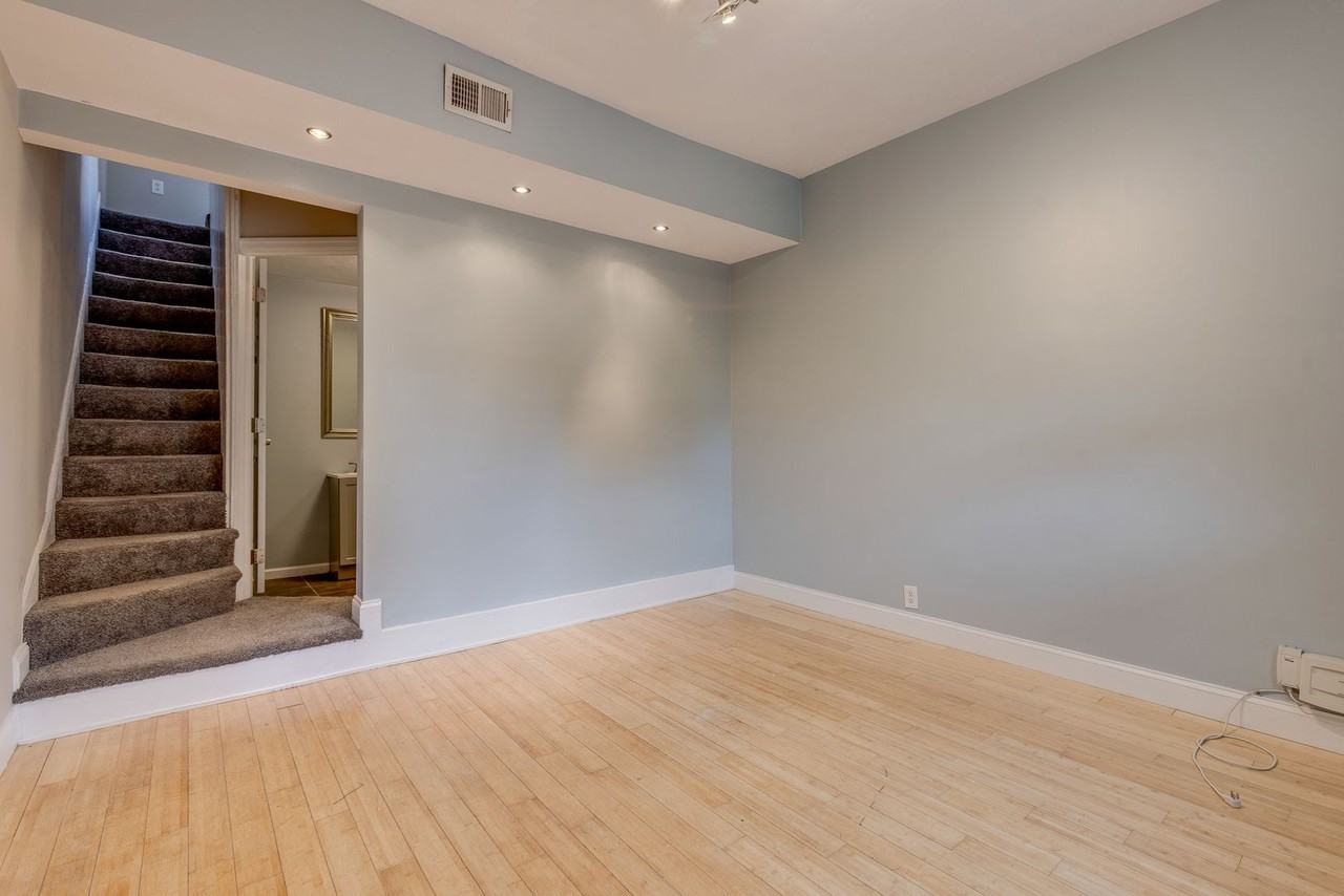 2319 Berg St - Photo 6 of 43