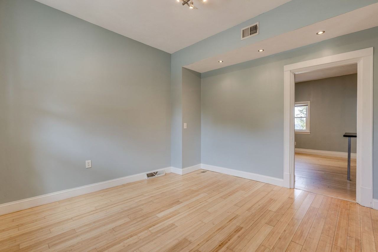 2319 Berg St - Photo 7 of 43