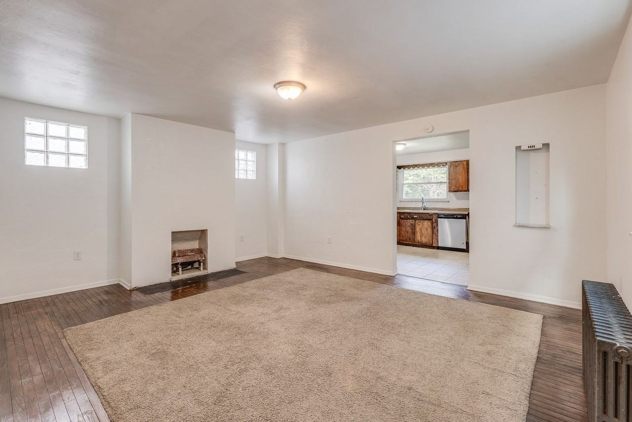 606 Chess St - Photo 2 of 36