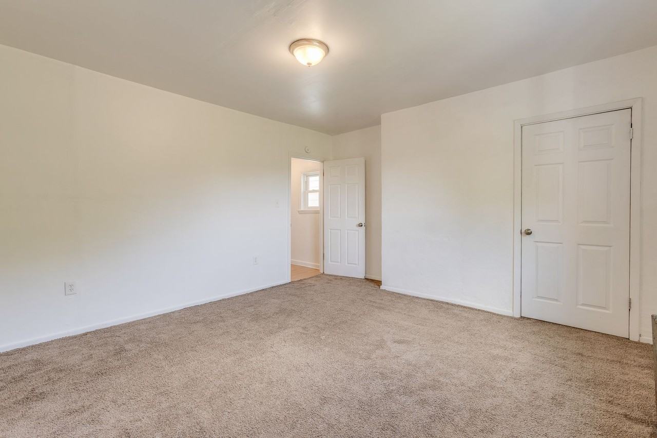 606 Chess St - Photo 5 of 36