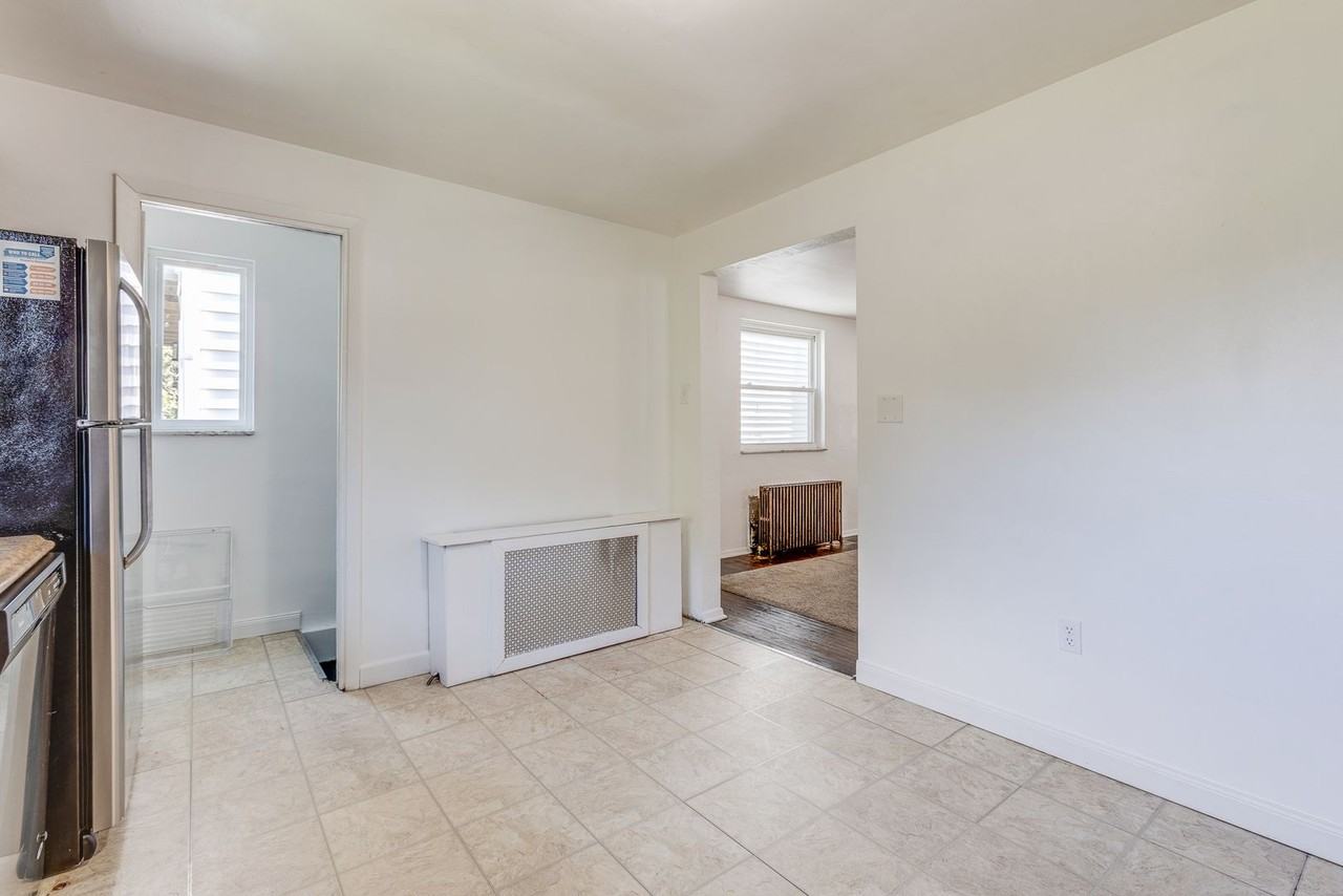 606 Chess St - Photo 7 of 36