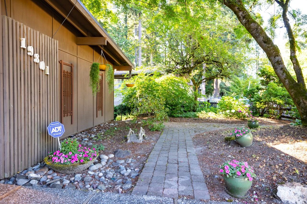 19801 95th Ave Ne - Photo 3 of 32