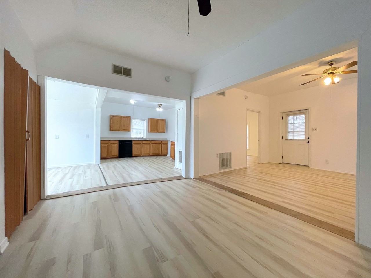 301 N Burr St - Photo 4 of 18