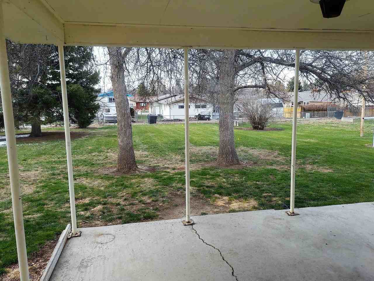 308 W 12th St - Photo 2 of 9