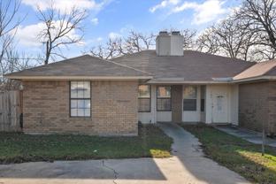 704 Woodland Ct - Photo 1 of 1