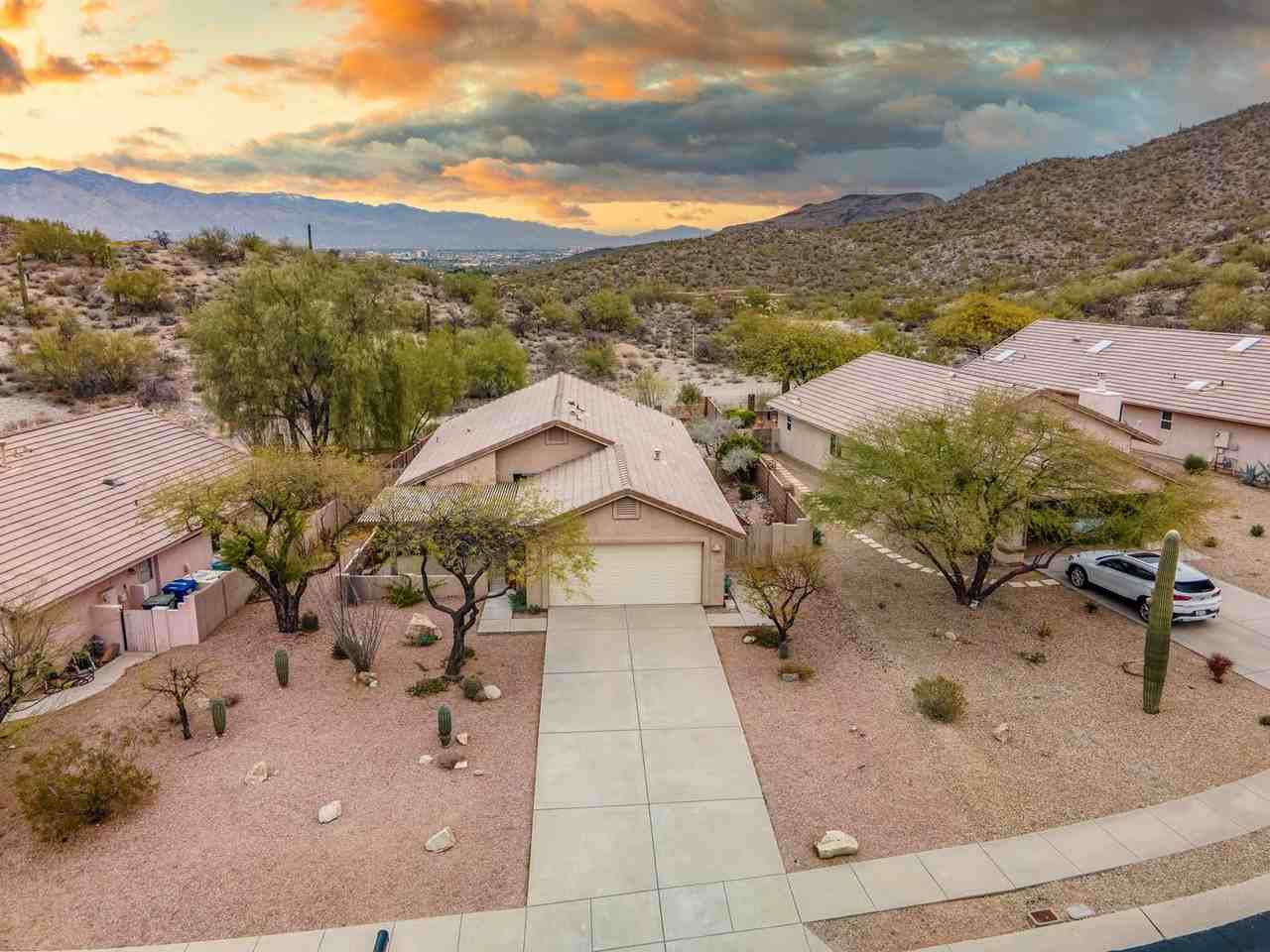 763 S Saguaro Ridge Pl - Photo 2 of 36