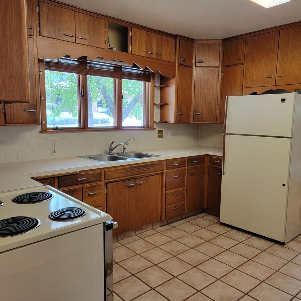 840 Faith Ct - Photo 2 of 12