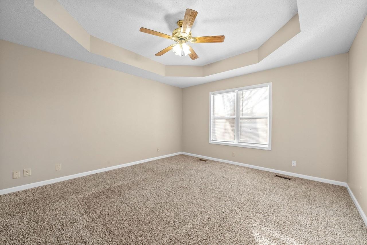255 Grassmire Dr - Photo 4 of 20
