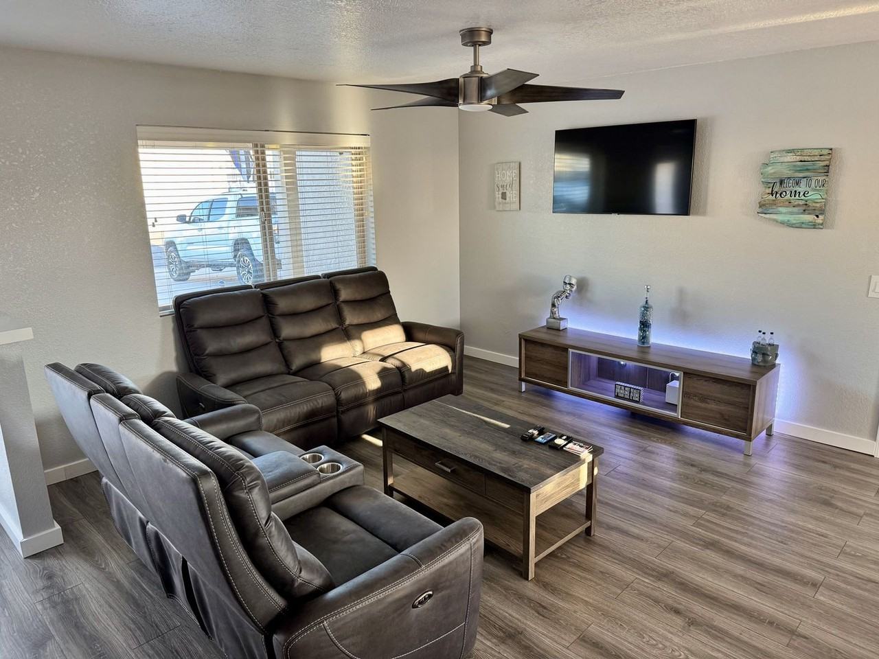 905 Mohican Dr - Photo 2 of 11