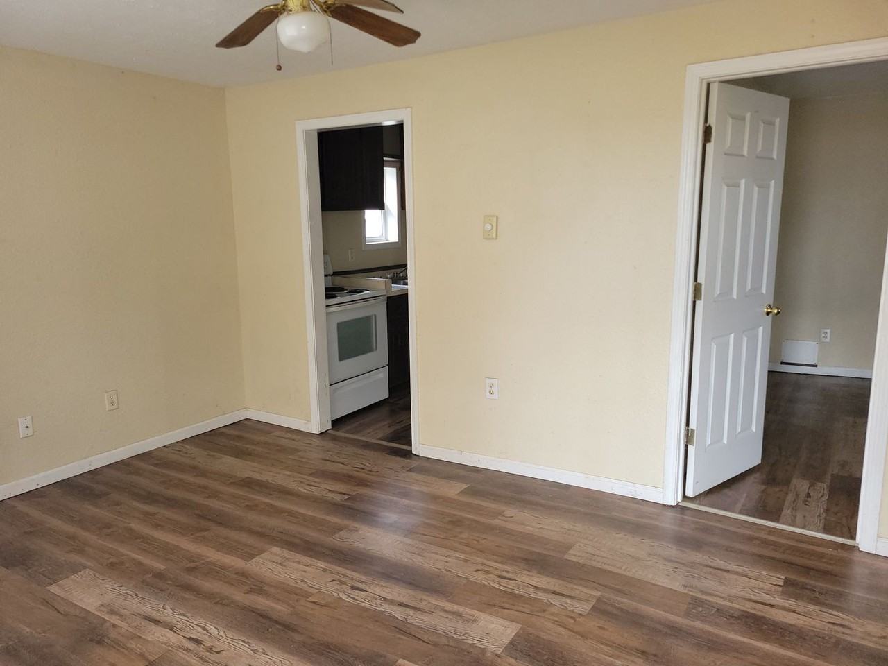 351 Beckett St - Photo 2 of 6