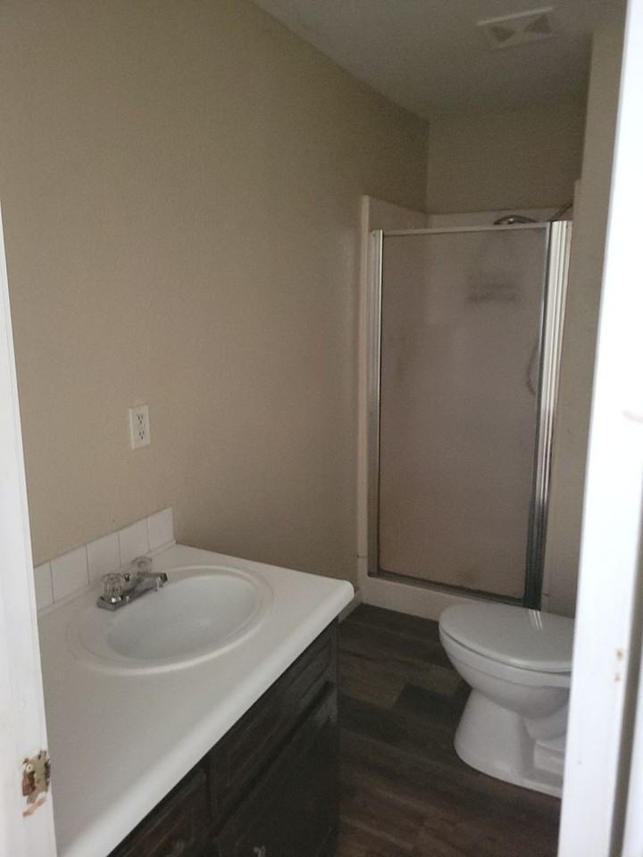 351 Beckett St - Photo 4 of 6